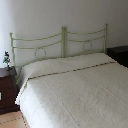 Casa Vittoria アパート カメラーノ
